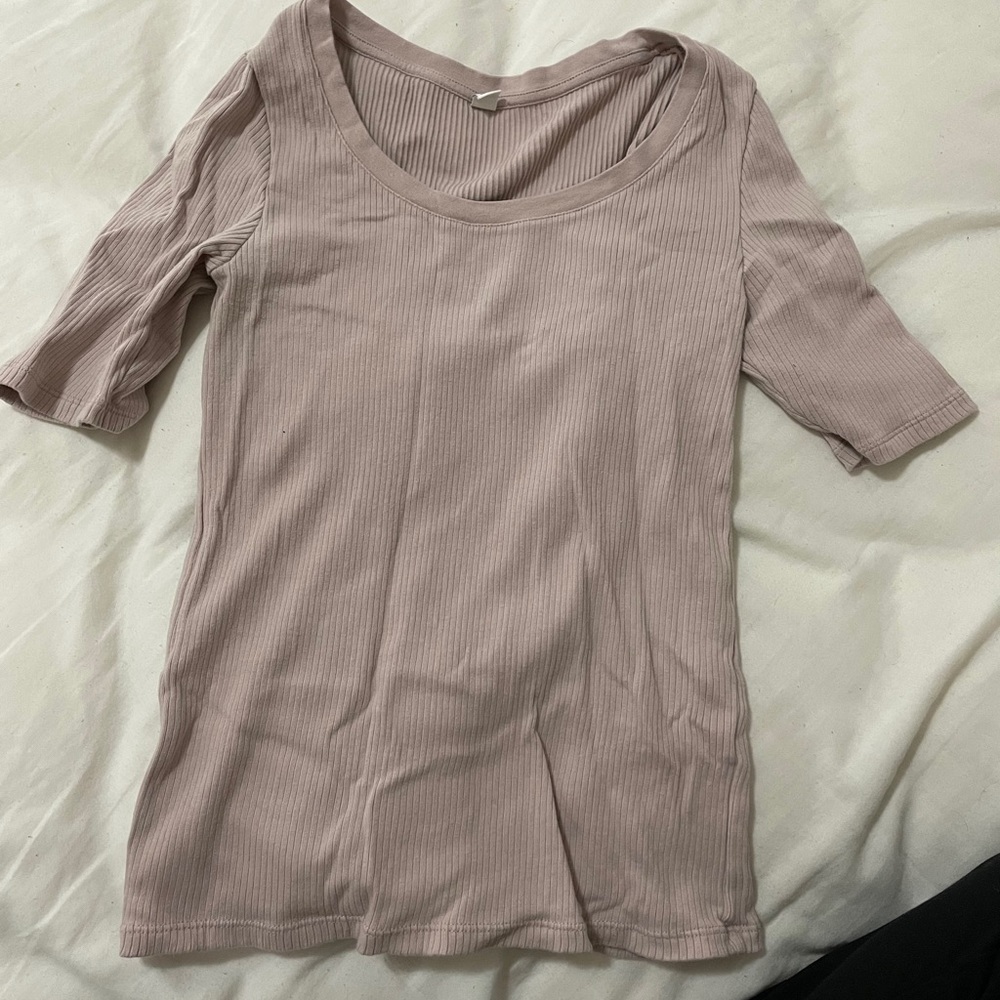 EUC Uniqlo 3/4 sleeve ribbed pink top